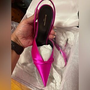 Brand new - BALENCIAGA - SATIN SLINGBACKS - PINK Size: 41